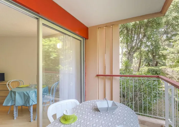 Les Amphores-5 By Interhome Lägenhet Saint Aygulf