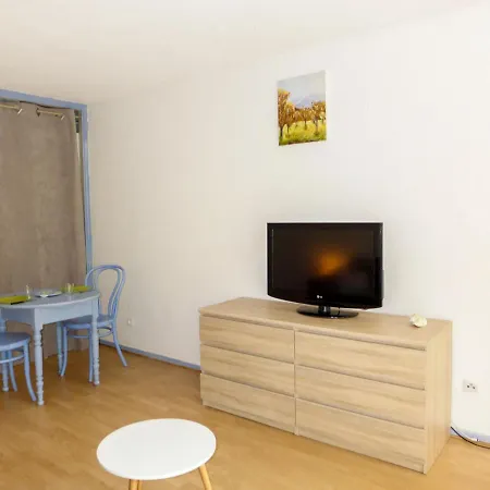 Apartamento Les Amphores-5 By Interhome